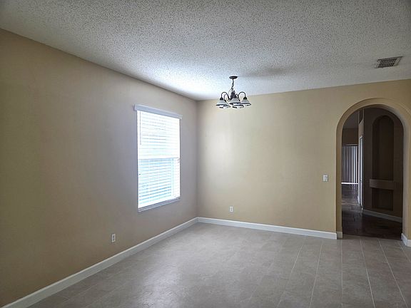 3rd image of 2223 Hillshire Dr