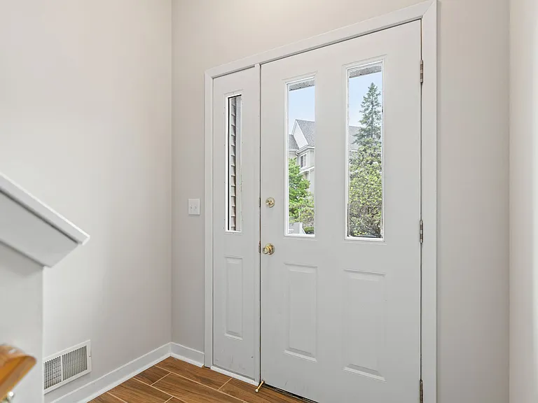 789 Fairfield Cir — Photo 4