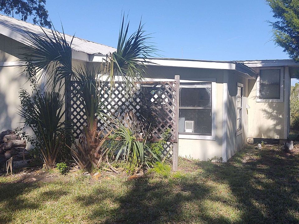 2nd image of 2220 S Coon Point