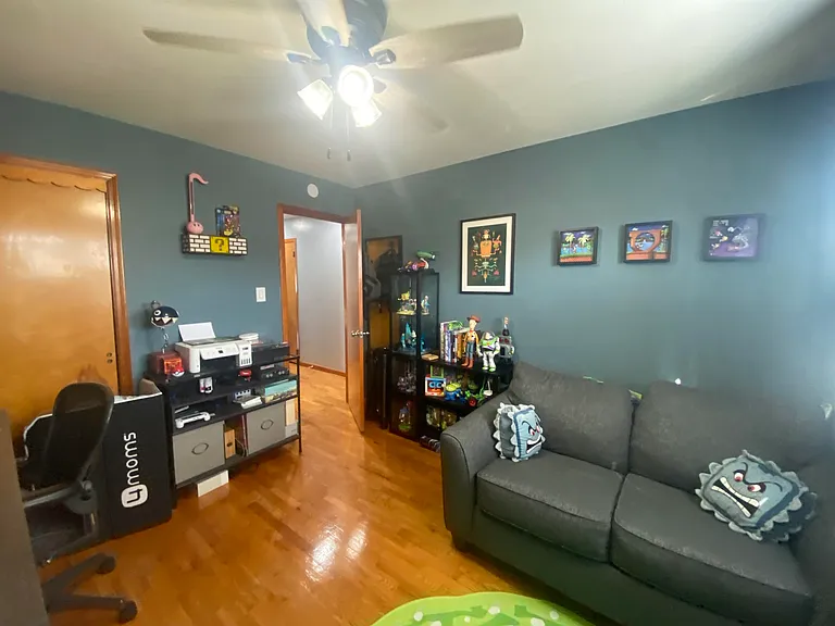 160 W 18th St #2 — Photo 12