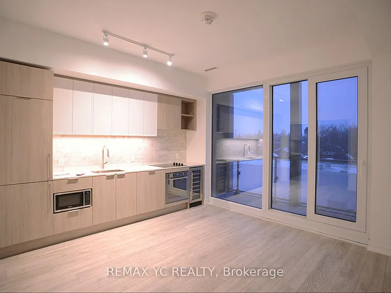 2020 Bathurst St #721 — Photo 1