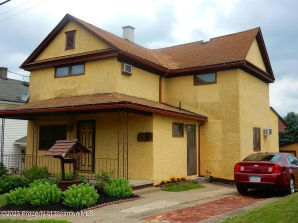513 Clark St, Throop, PA 18512