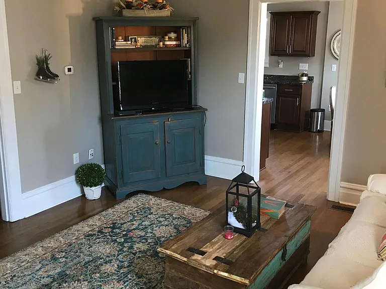 335 Thorn St #1 — Photo 8