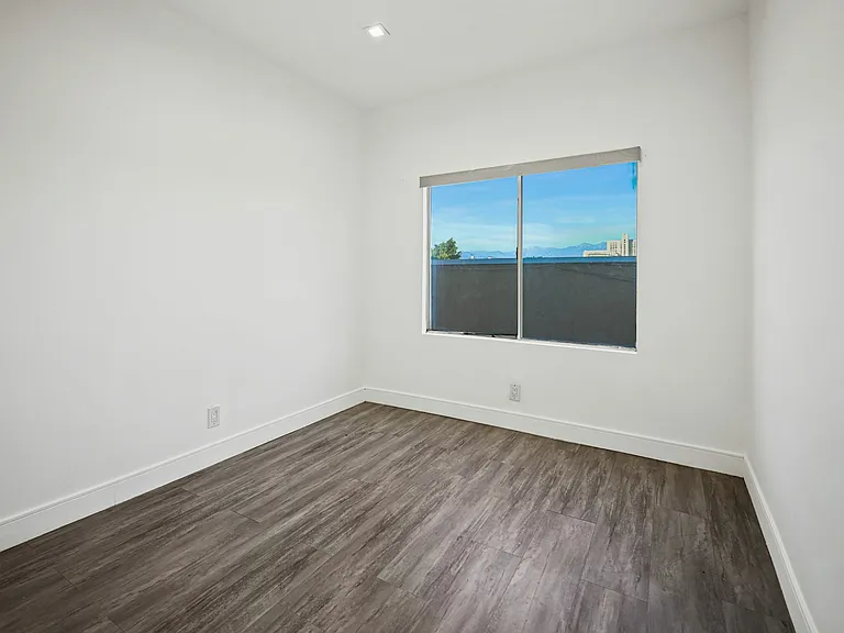 627 Brittania St #629 — Photo 22