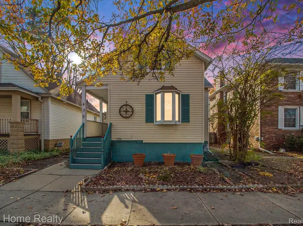 435 Chestnut St, Wyandotte, MI 48192