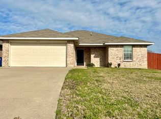 930 Micah Rd, Burleson, TX 76028