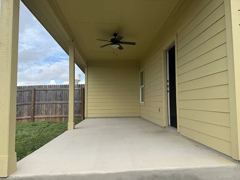 535 Grayson Ln — Photo 19