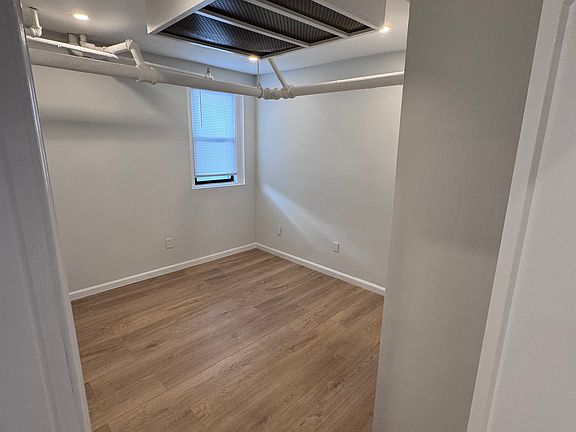 3rd image of 137 Peterborough St #B