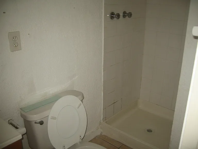 10010 Macarthur Blvd #4 — Photo 3