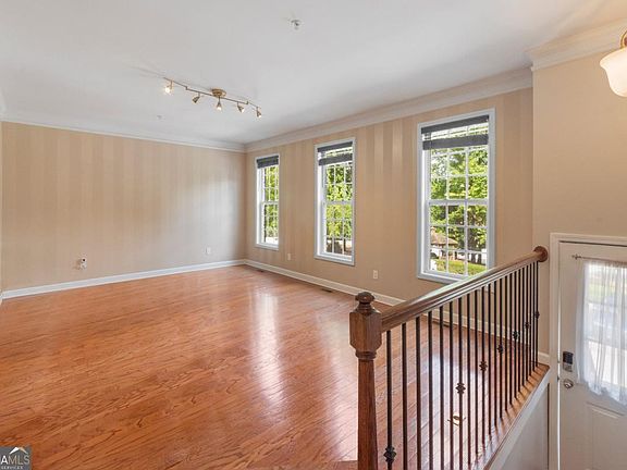 3rd image of 708 Surrey Park Pl SE