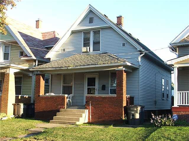 2nd image of 230 E Oakland St