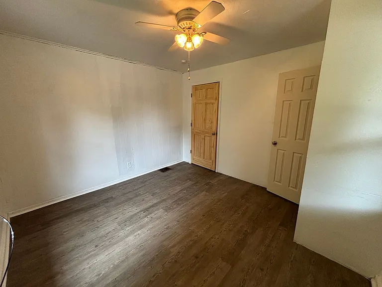 655 Beatty Rd — Photo 11