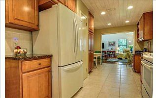 5th image of 1328 Hickory Nut Ct