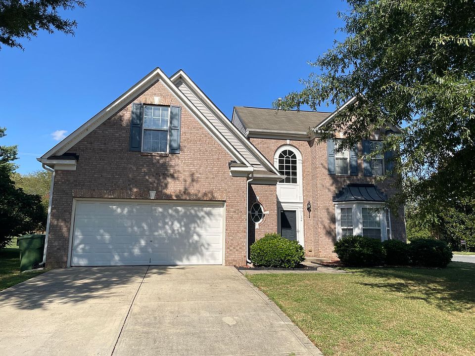 1st image of 104 Brookhollow Dr