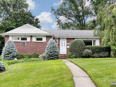 673 Oakley Pl, Oradell, NJ, 07649