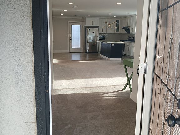 3rd image of 3306 San Carlos Way
