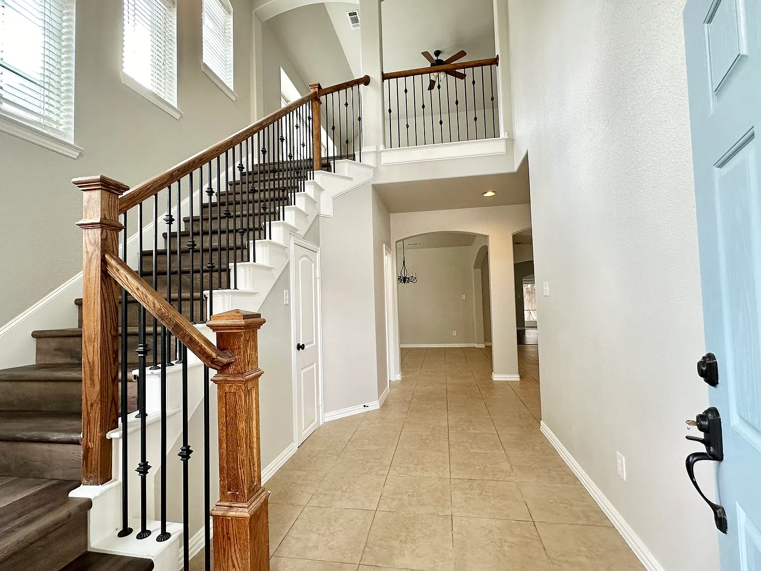 4 bed, 3.5 bath, 3082 sqft, $2,895 — Photo 3