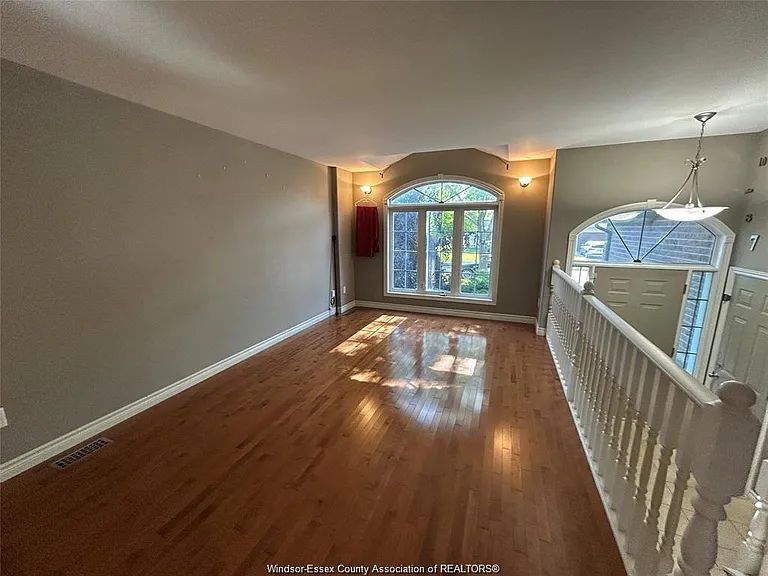 4665 Fontana Ave — Photo 3