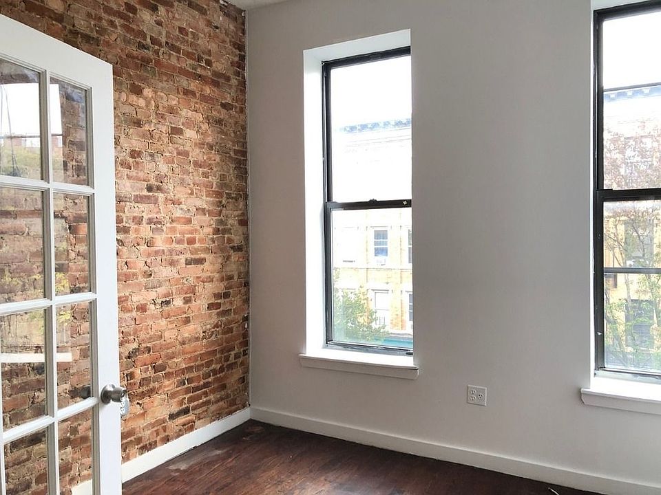 1st image of 389 Quincy St APT 2