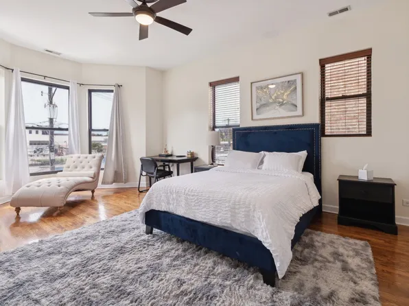 (undisclosed Address), Chicago, IL 60653