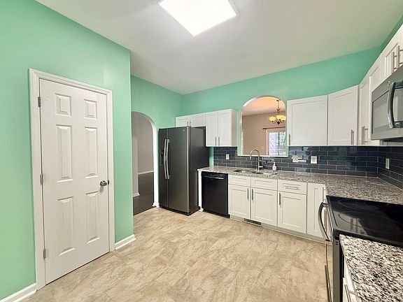4th image of 2809 Alder Ridge Ln