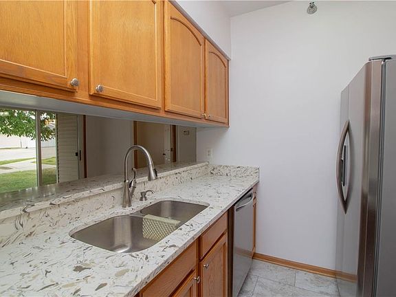 4th image of 1845 SW White Birch Cir Unit 13