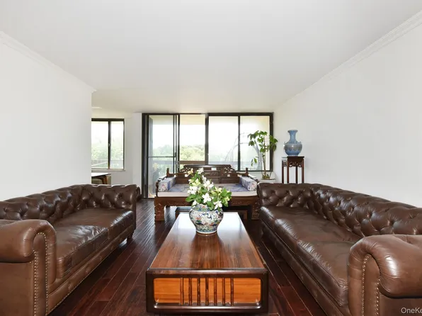 152-18 Union Turnpike #5O, Flushing, NY 11367