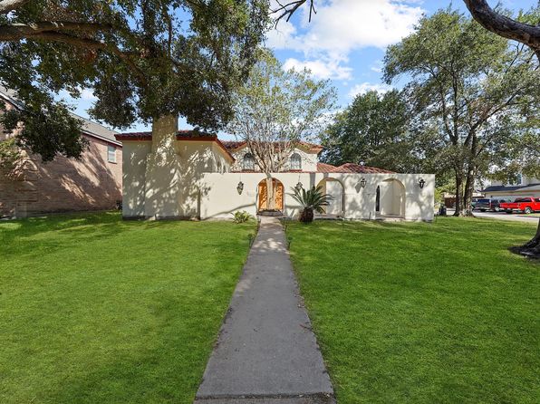 11402 Galbreath Dr, Houston, TX 77066