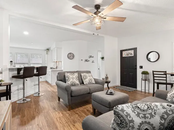 23 Victorian Way, Manchester, NH 03104