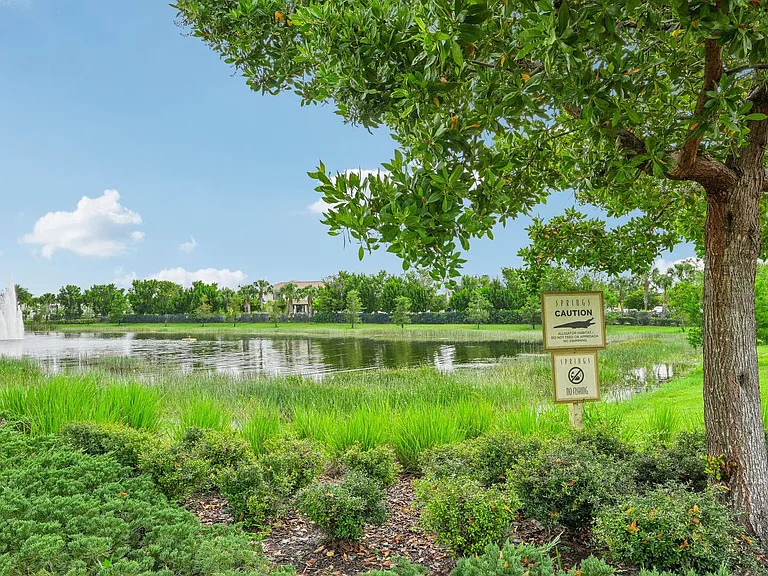 Springs at Gulf Coast — Photo 44