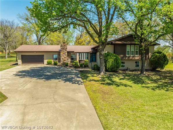 802 Skyline Dr, Van Buren, AR 72956
