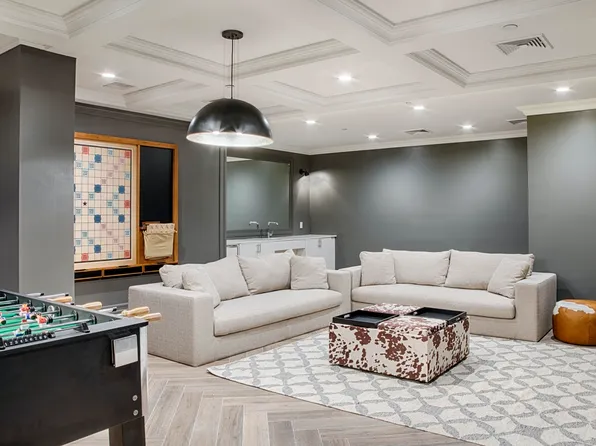 409 Eastern Parkway image 18 of 20