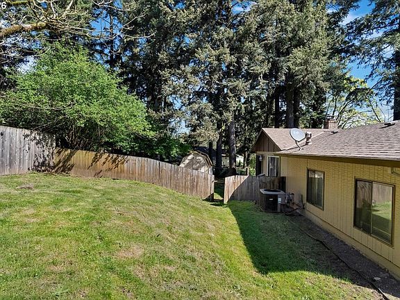 5th image of 8621 SE Strawberry Ln