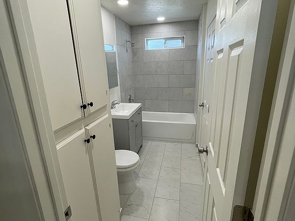 4th image of 4009 Lake Isabella Blvd APT 2