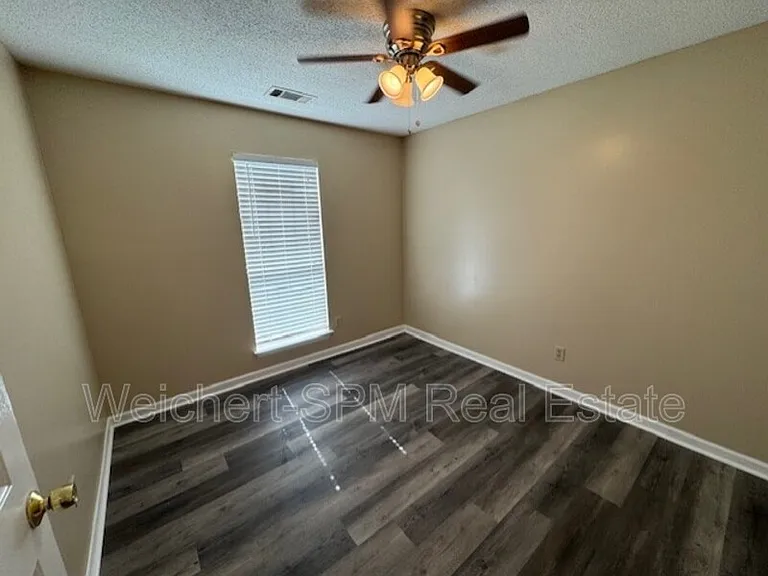 5616 Autumn Valley Dr — Photo 7