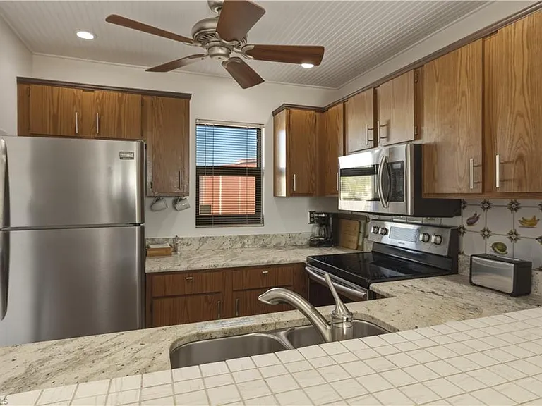 801 River Point Dr #303A — Photo 8