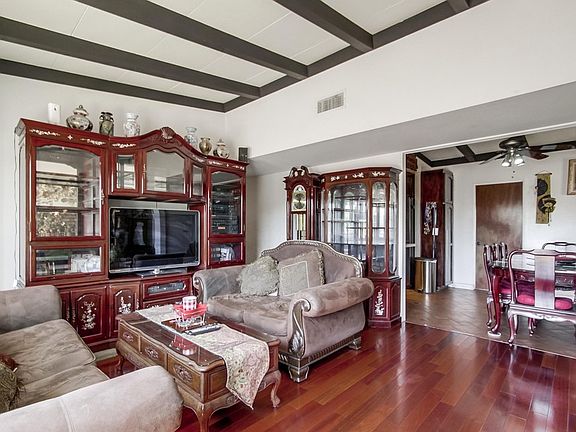 4th image of 7591 Deville Dr