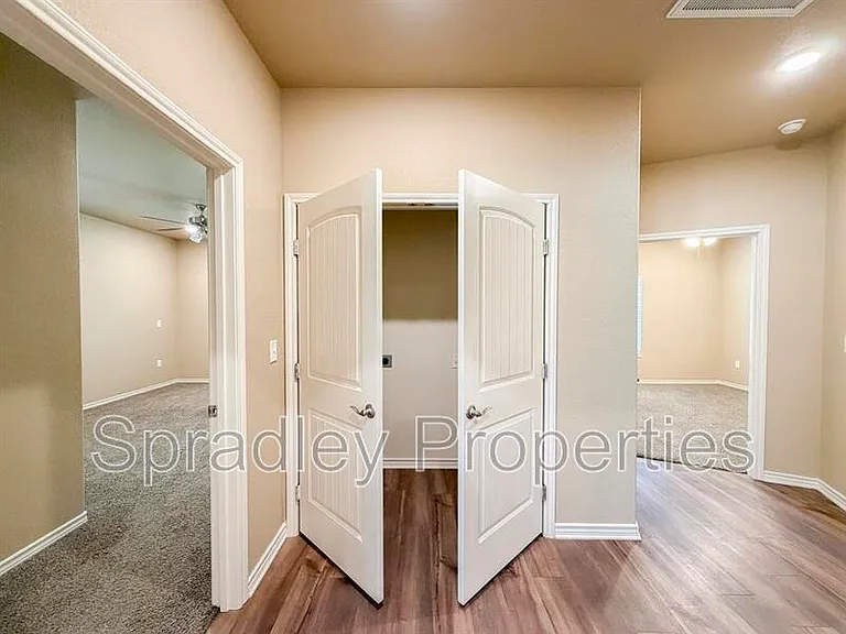 1003A Laurel Dr — Photo 8