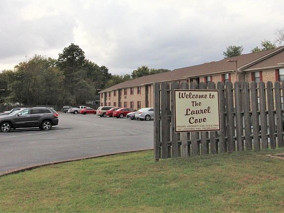 2nd image of 100 Laurel Cove Dr
