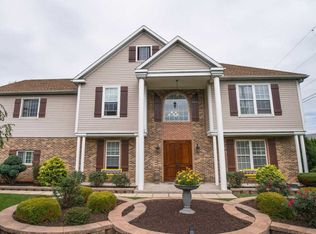 631 W Orange St, Lititz, PA 17543