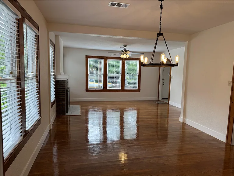 2842 Shoal Crest Ave — Photo 4