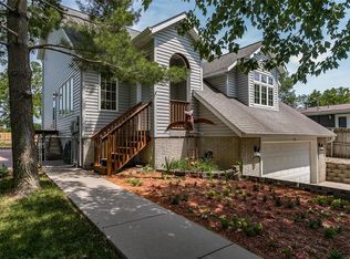 1721 12th St NW, Cedar Rapids, IA 52405