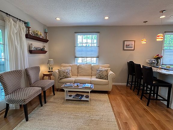 3rd image of 327 Shore Rd #B