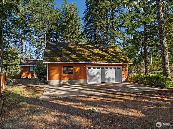 2nd image of 1031 E Manzanita Drive