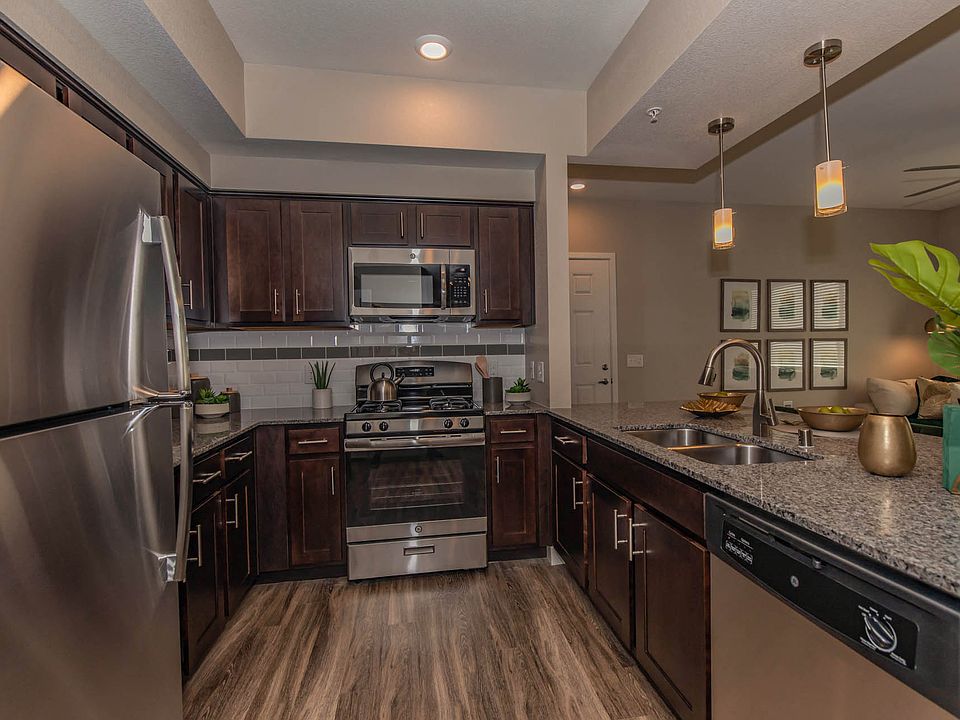 B2 1175 SQFT 2 Bed 2 Bath