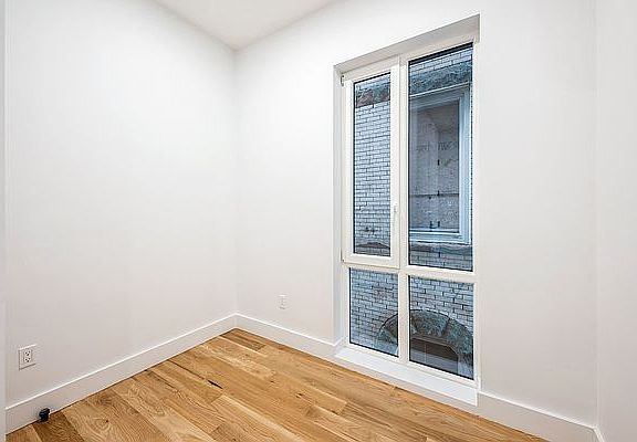 5th image of 598 Eagle Ave APT 3A