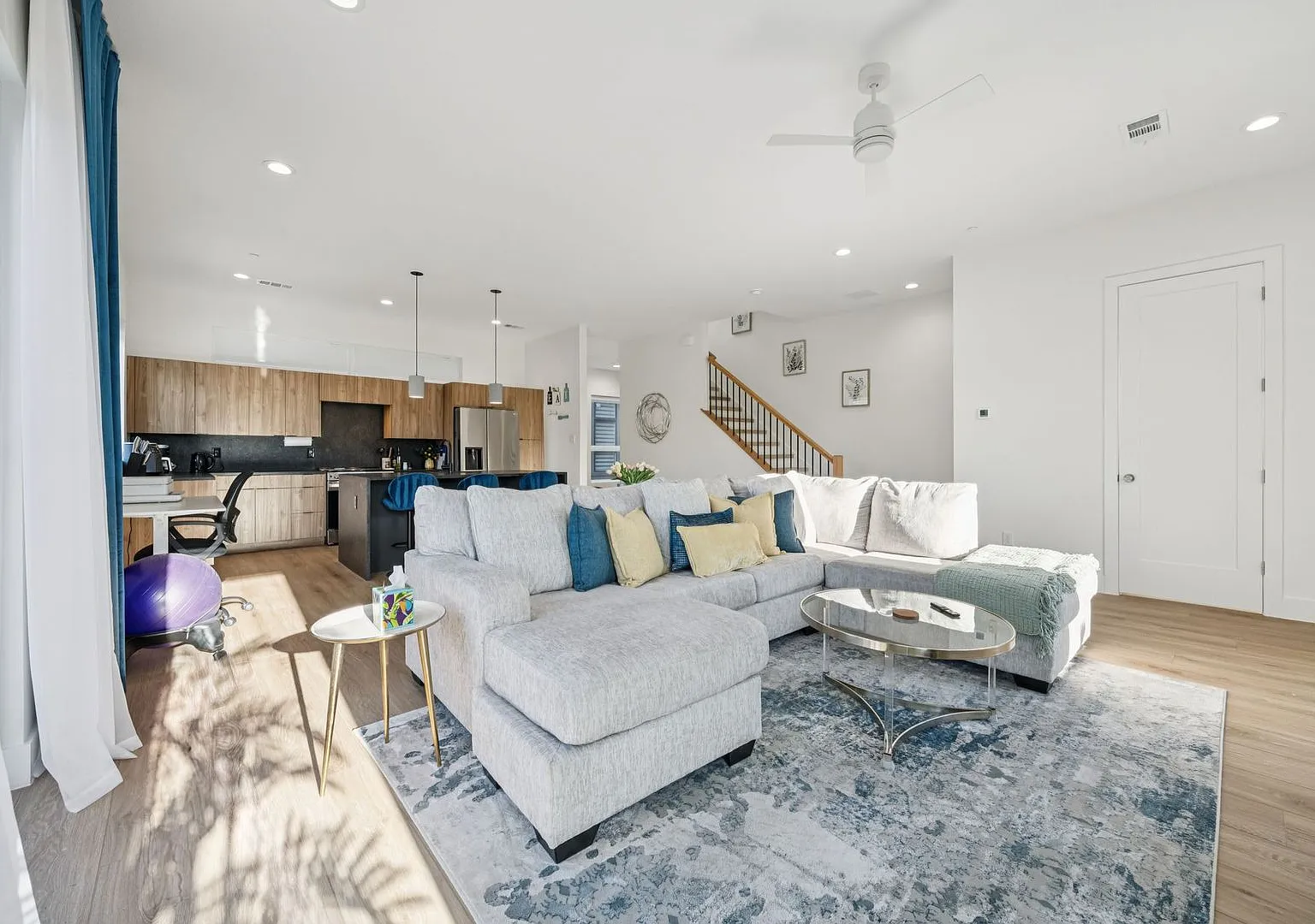 2206 Arroyo Ave Townhomes — Photo 4