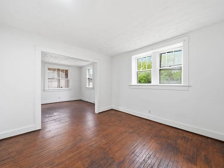 1211 Emily St — Photo 17