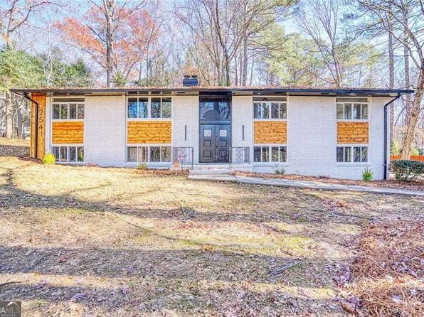 2541 Peyton Woods Trl SW, Atlanta, GA 30311