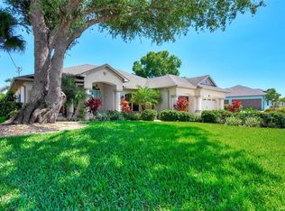 33 Medalist Cir, Rotonda West, FL 33947